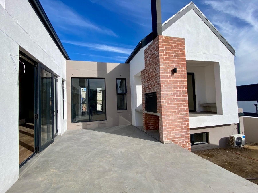3 Bedroom Property for Sale in La Roche Western Cape